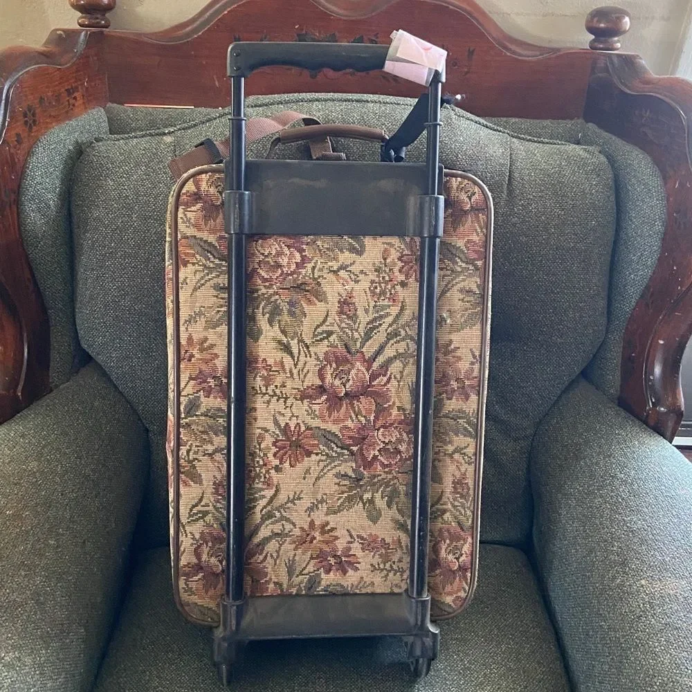 VTG,Jaguar Tapestry Elegant Brown Patterned Unisex Travel Suitcase Size Medium